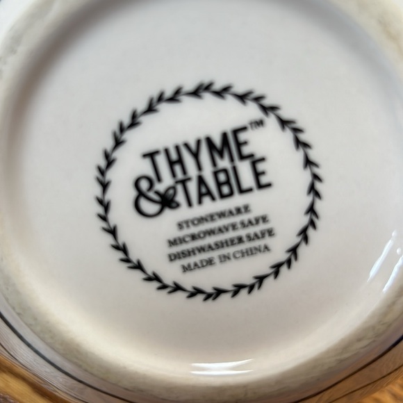 Thyme & Table bowl. White, black stripes, gold edge.  Great condition - Picture 2 of 7